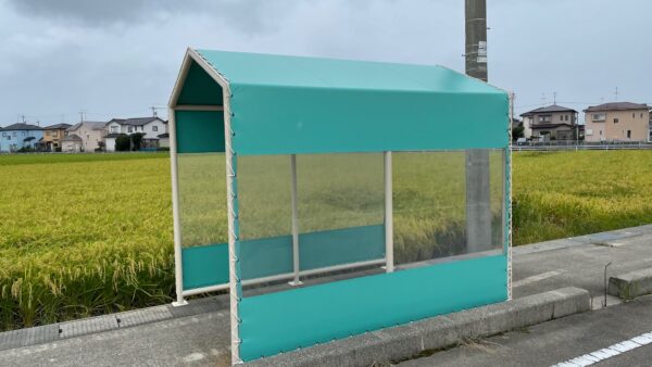 急な大雨から子供を守る避難場所テント