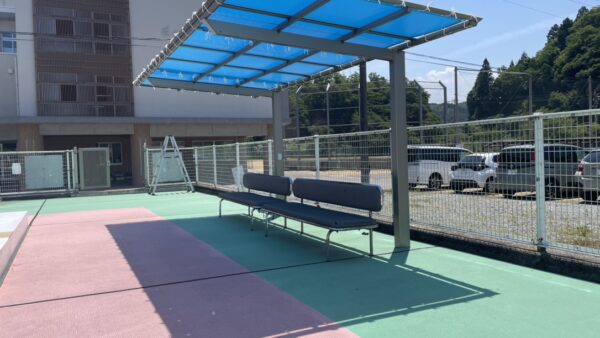 プールサイド 日除けテント取付